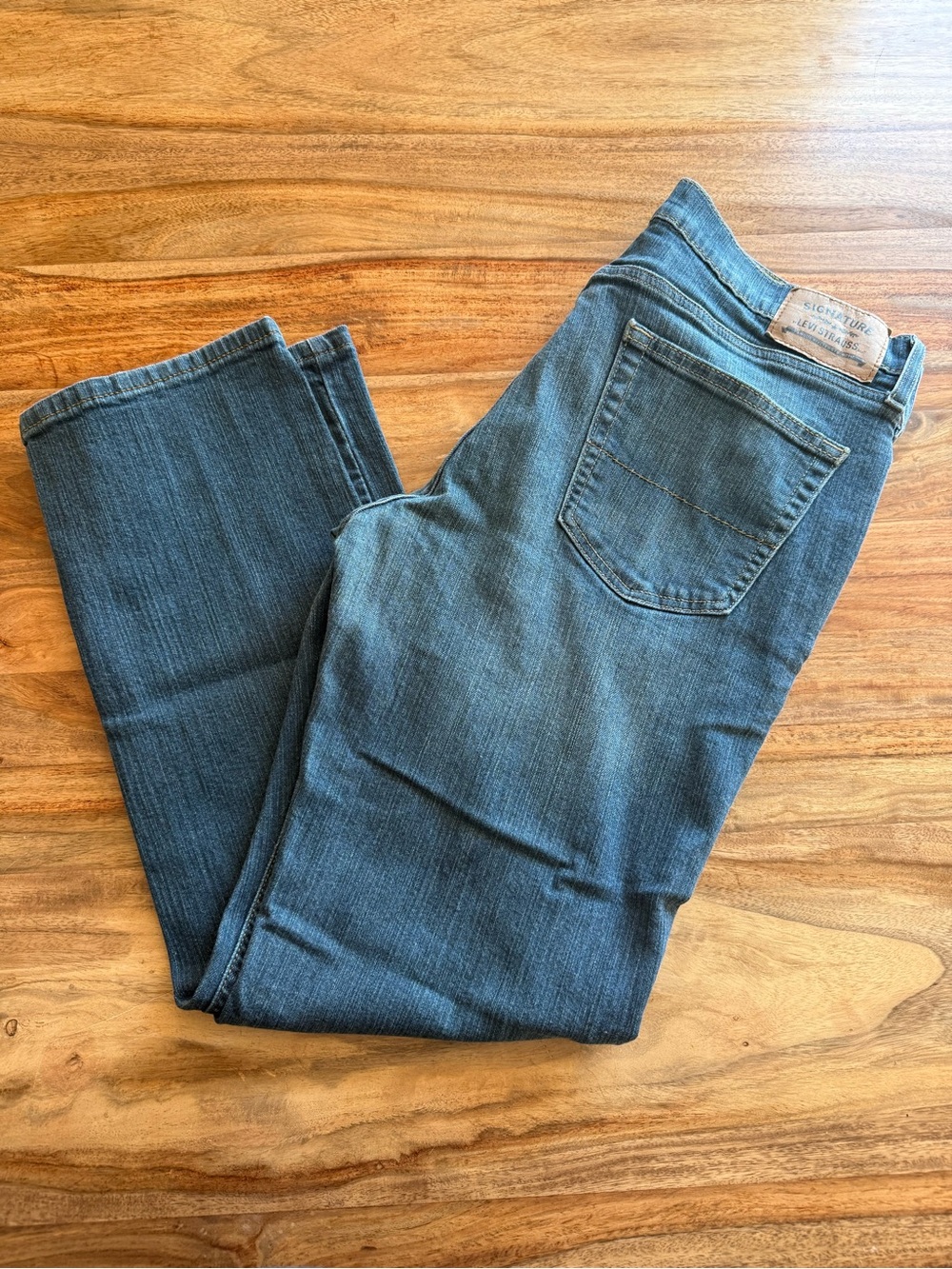 Signature by Levi Strauss Men's Athletic Jeans in Faded Blue